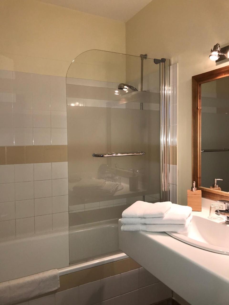 D'hotes Les Etoiles Bed & Breakfast Mareugheol